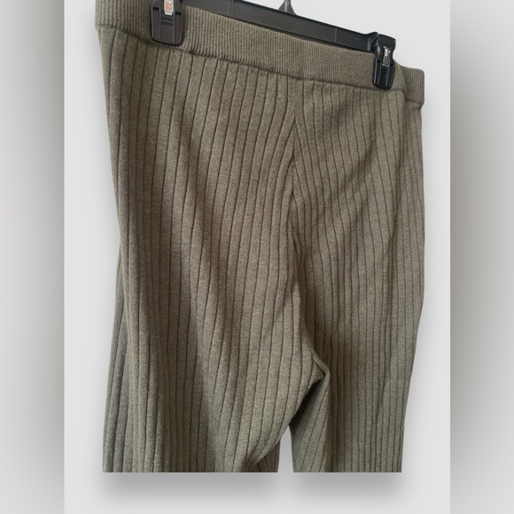GAP Flare Ribbed Lounge Pants Olive Green Size X-Large Side Slits NWT - Picture 7 of 9